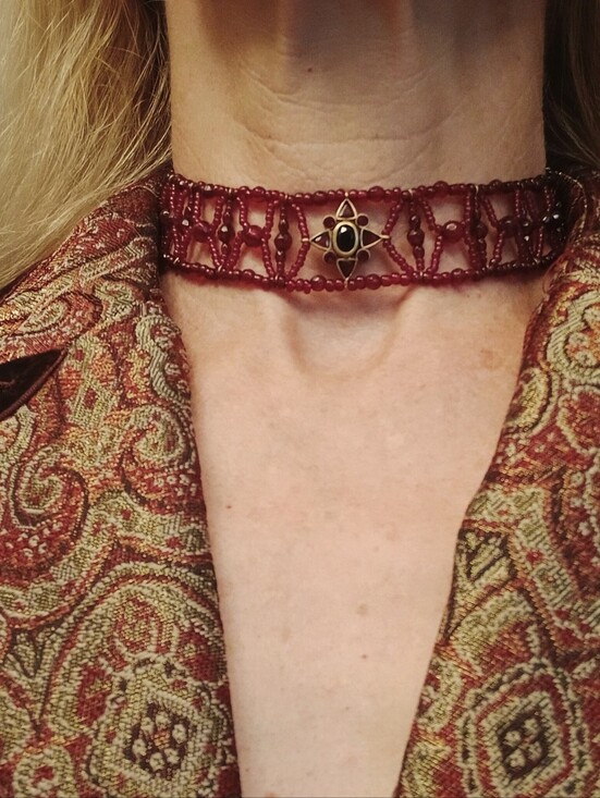 Jewelry - Vintage Whimsygoth Beaded Garnet Choker Necklace Gold Gothic Lattice 12"-14"